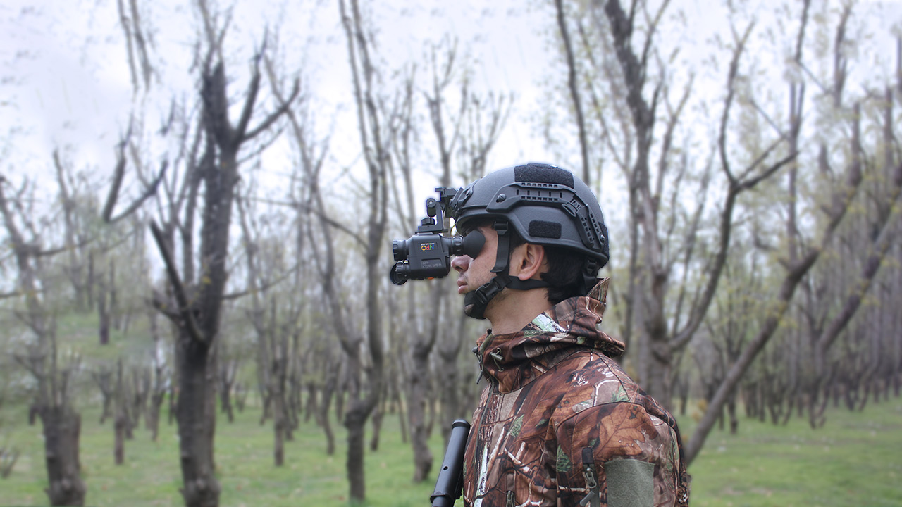 Helmet mount goggles